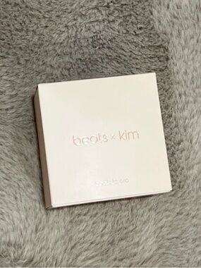 Beats x Kim Special Edition - Blush Pink Box